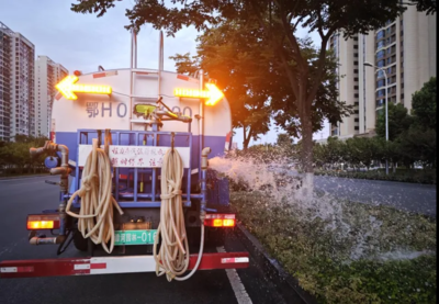 漳河新區城市管理服務中心 精準施策，為園林植物“解渴”，守護城市綠蔭